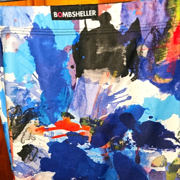 Bombsheller Watercolor Pattern Leggings - Picture 4 of 4